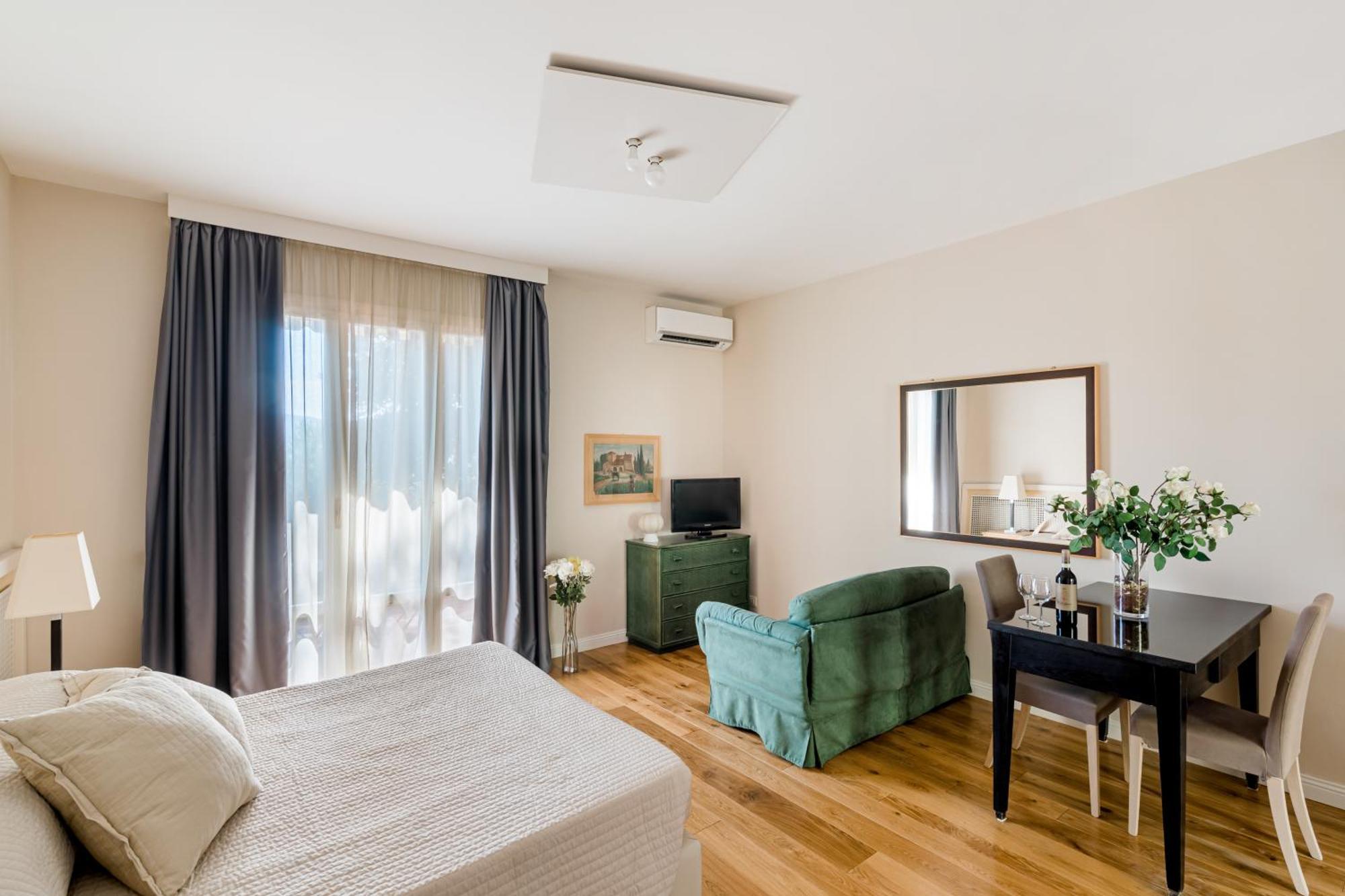 Residence Poggio Golf Chianti Firenze อิมปรูเนตา ภายนอก รูปภาพ